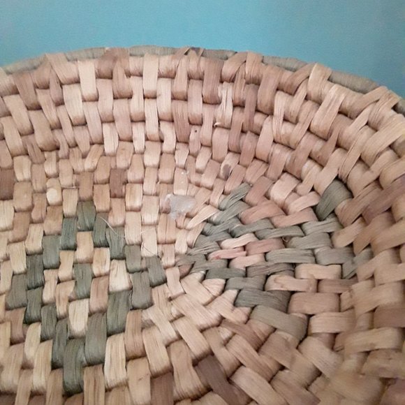 Vintage Woven Southwest Inspired Wicker Basket - Serving Dish - Centerpiece - Picture 4 of 5